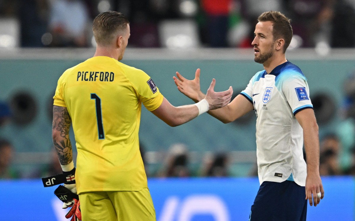 Inglaterra goleou o Ir&atilde; 