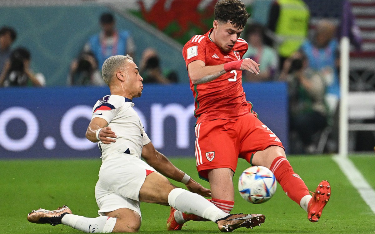 Partida teve momentos de muita intensidade f&iacute;sica 