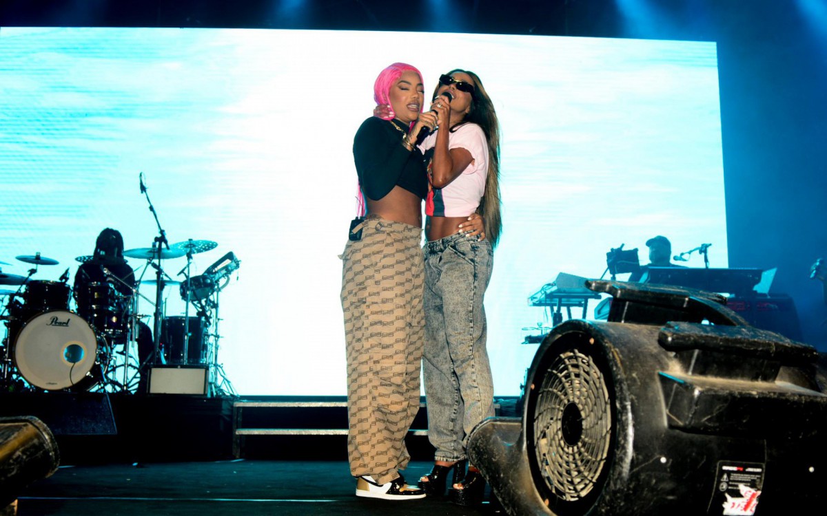 Ludmilla e Brunna Gon&ccedil;alves esquentam o clima durante show no Rio