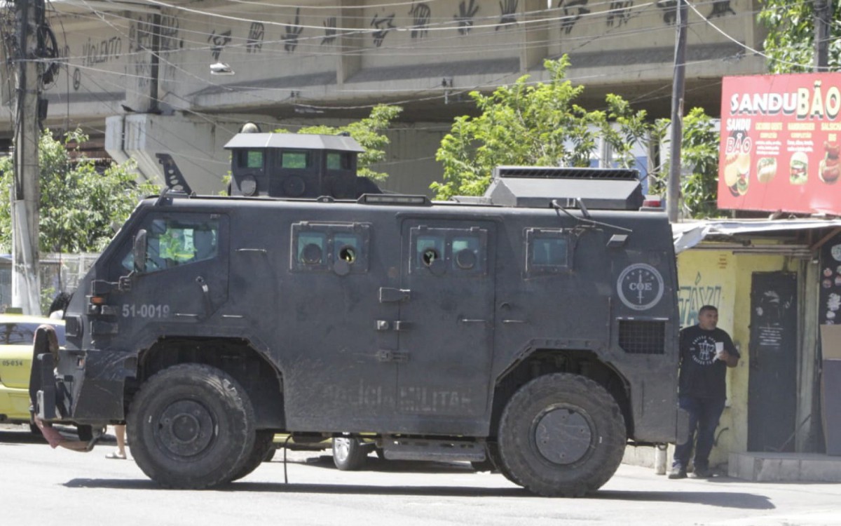 Policiamento reforçado no entorno da comunidade do Jacarezinho após três dias de intenso confronto - Marcos Porto/Agência O DIA