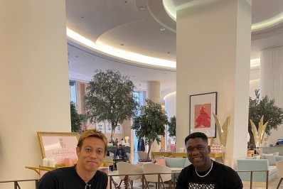 Honda publica foto com Seedorf e alegra torcedores do Botafogo nas redes sociais