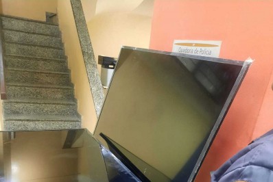 PM prende três suspeitos de furtarem estabelecimento em Botafogo