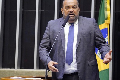 Deputados eleitos prefeitos gastam mais de R$ 800 mil de cota de publicidade