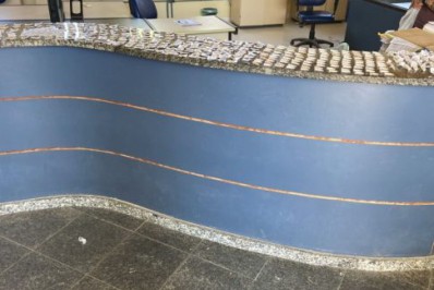 Polícia Militar prende acusado de tráfico de drogas em Araruama