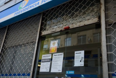 INSS deve conceder pensão por morte dos pais à idosa, determina justiça