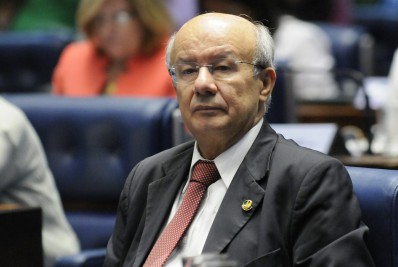 Não é hora de rever reforma da Previdência, diz José Pimentel