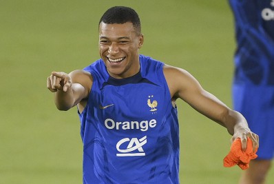 França tenta exorcizar maldição das campeãs da Copa do Mundo