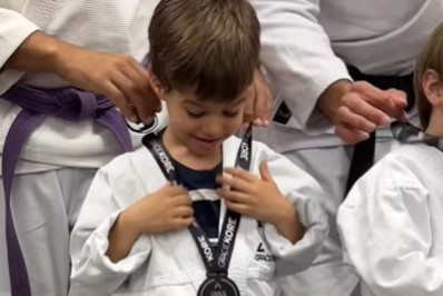Thais Fersoza vibra com evolução do filho no jiu-jitsu: 'Que orgulho'