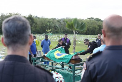 Sargento morto após tentativa de assalto é enterrado nesta segunda