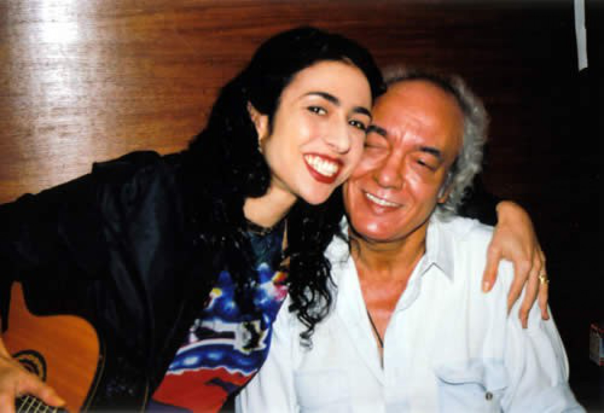 Marisa Monte e Erasmo Carlos fizeram uma parceria na música 'Mais Um Na Multidão' - Reprodução / Site Oficial Erasmo Carlos