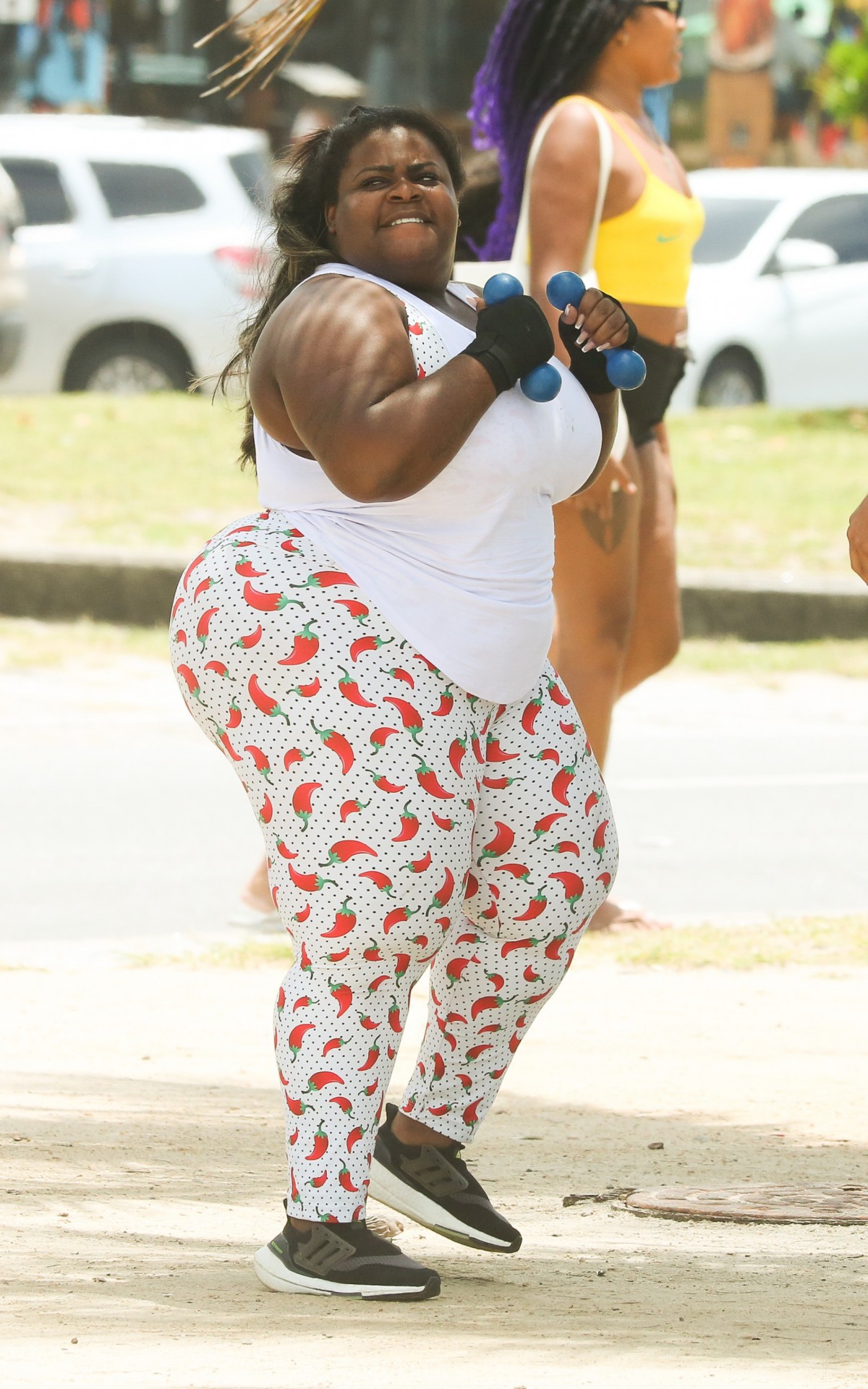 Jojo Todynho treina boxe na orla da praia do Recreio dos Bandeirantes, na Zona Oeste do Rio