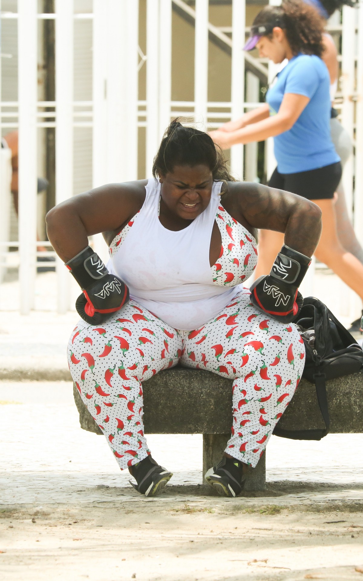 Jojo Todynho treina boxe na orla da praia do Recreio dos Bandeirantes, na Zona Oeste do Rio
