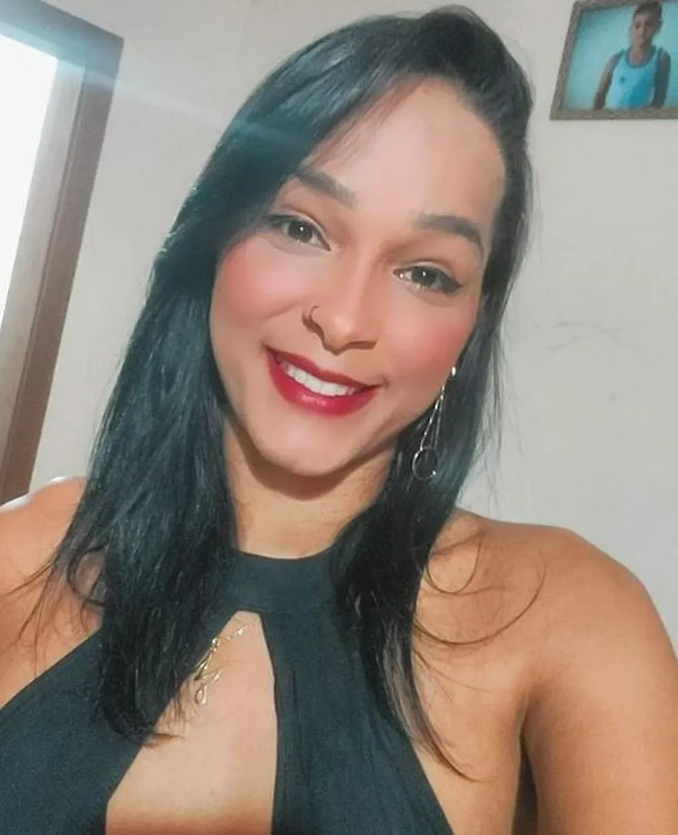 Mariana da Silva Ribeiro foi esfaqueada diversas vezes, segundo a defesa - Reprodução
