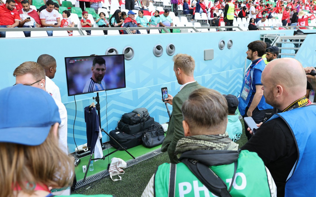 Na v&eacute;spera da partida, deu tempo de dar uma espiadinha na partida entre Argentina e Ar&aacute;bia Saudita