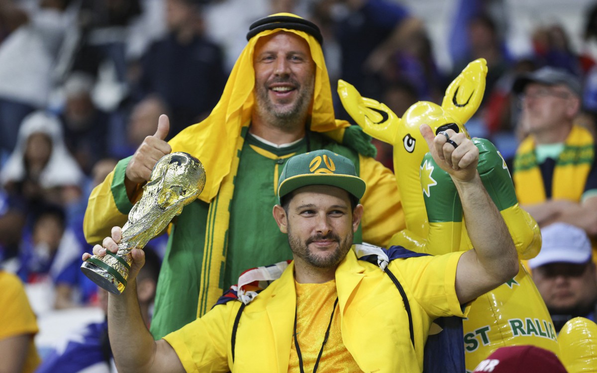 Torcida australiana no Al Janoub Stadium