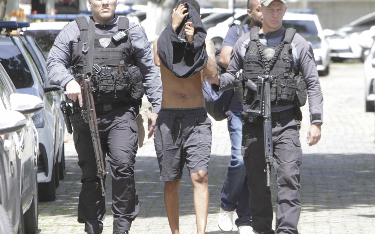 Opera&ccedil;&atilde;o da Pol&iacute;cia Civil e Gaeco. Fotos: Marcos Porto/Ag&ecirc;ncia O Dia