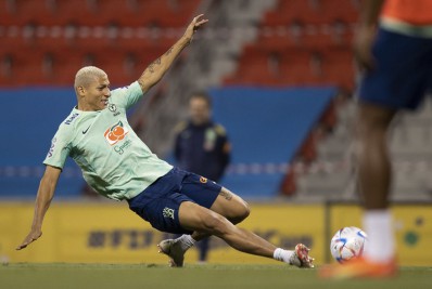 Richarlison presta solidariedade aos familiares e amigos de vítimas de ataque em escolas do Espírito Santo