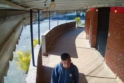 Adolescente é esfaqueada no caminho do colégio em São Gonçalo