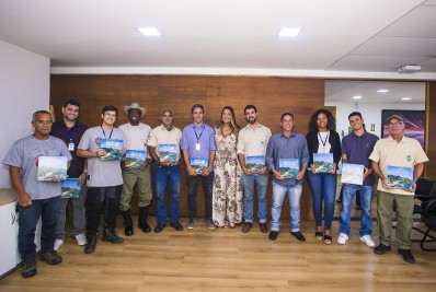 Livro reconta a criação, história e importância da Serra da Tiririca