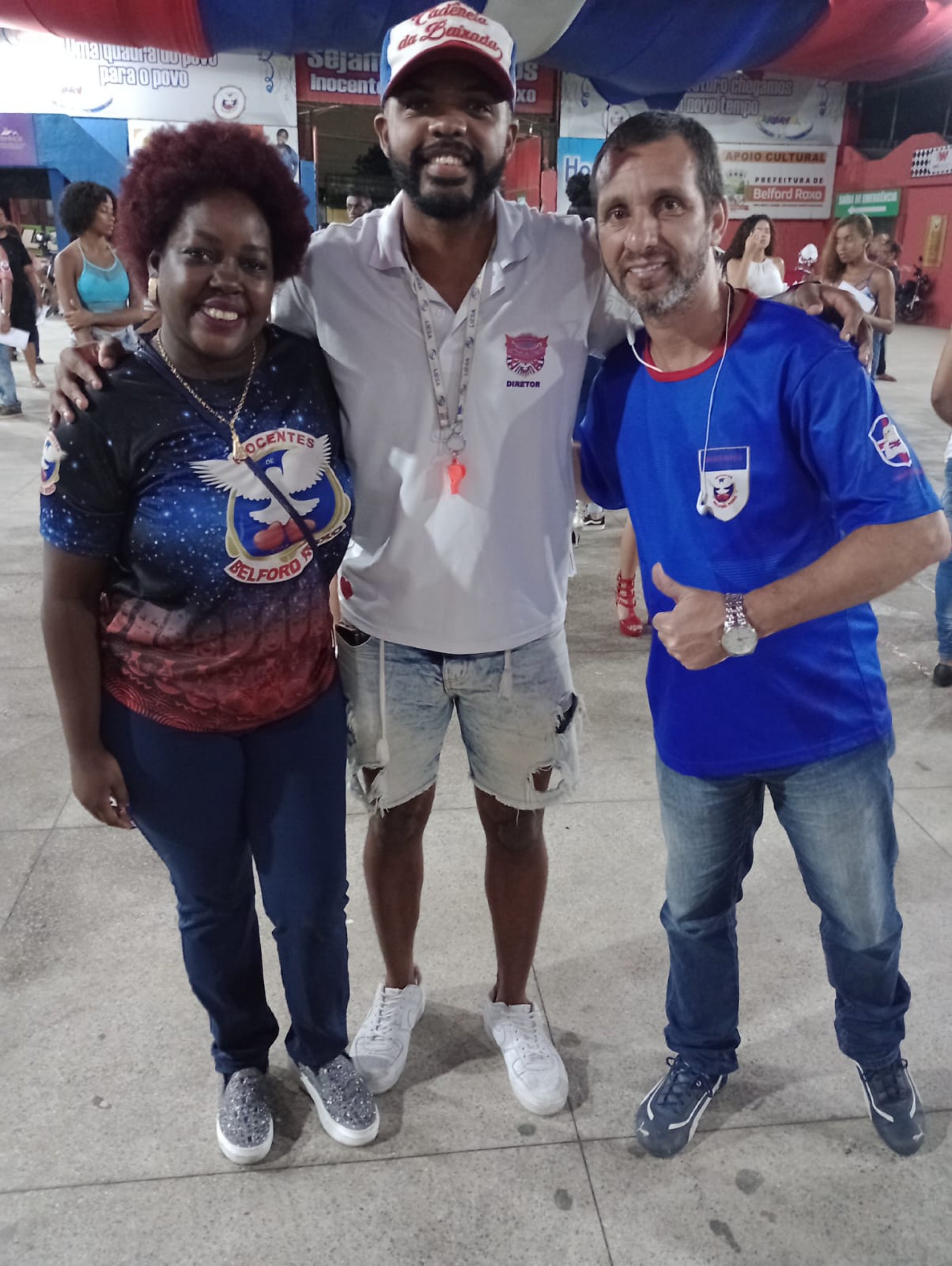 Cátia Sant'Ana (E), mestre Juninho e Evandro Harmonia (D), durante ensaio da Inocentes - Divulgação