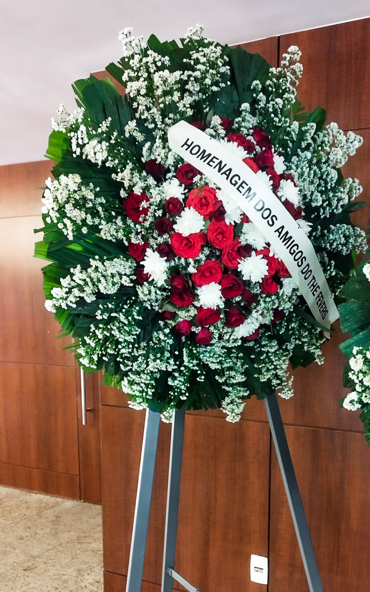 Os grupos Detonautas e The Fevers enviaram coroas de flores ao vel&oacute;rio de Erasmo Carlos