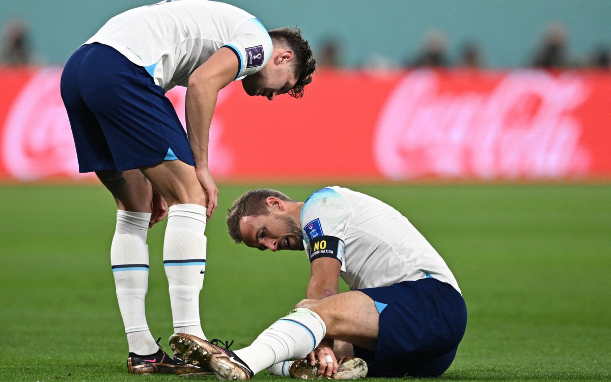 Harry Kane sofreu uma pancada no tornozelo na partida de estreia contra o Irã 