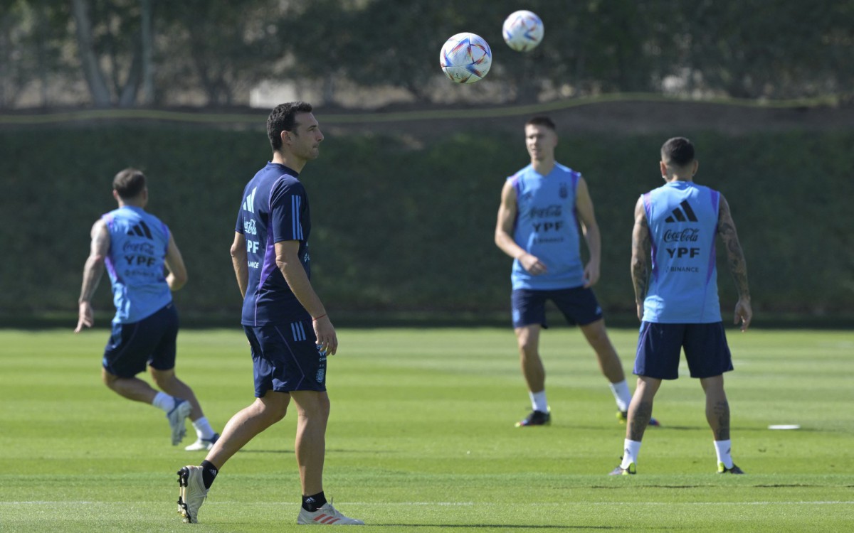Treino da Argentina ap&oacute;s derrota para Ar&aacute;bia Saudita tem caras fechadas