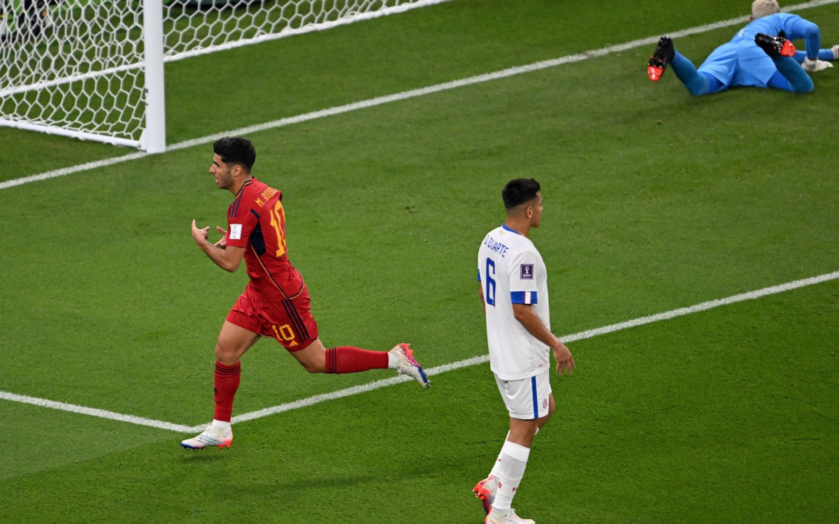 Espanha vence a Costa Rica e larga bem na Copa do Mundo