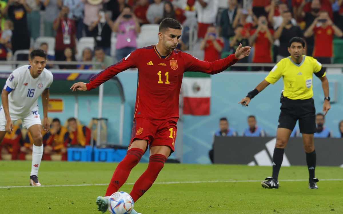 Espanha vence a Costa Rica e larga bem na Copa do Mundo