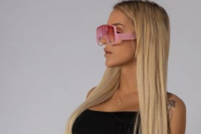 Namorada de jogador da Polônia conquista prêmio de 'Rainha do Rebolado'