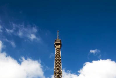 Fluxo de turistas em Paris se aproxima do nível pré-pandemia