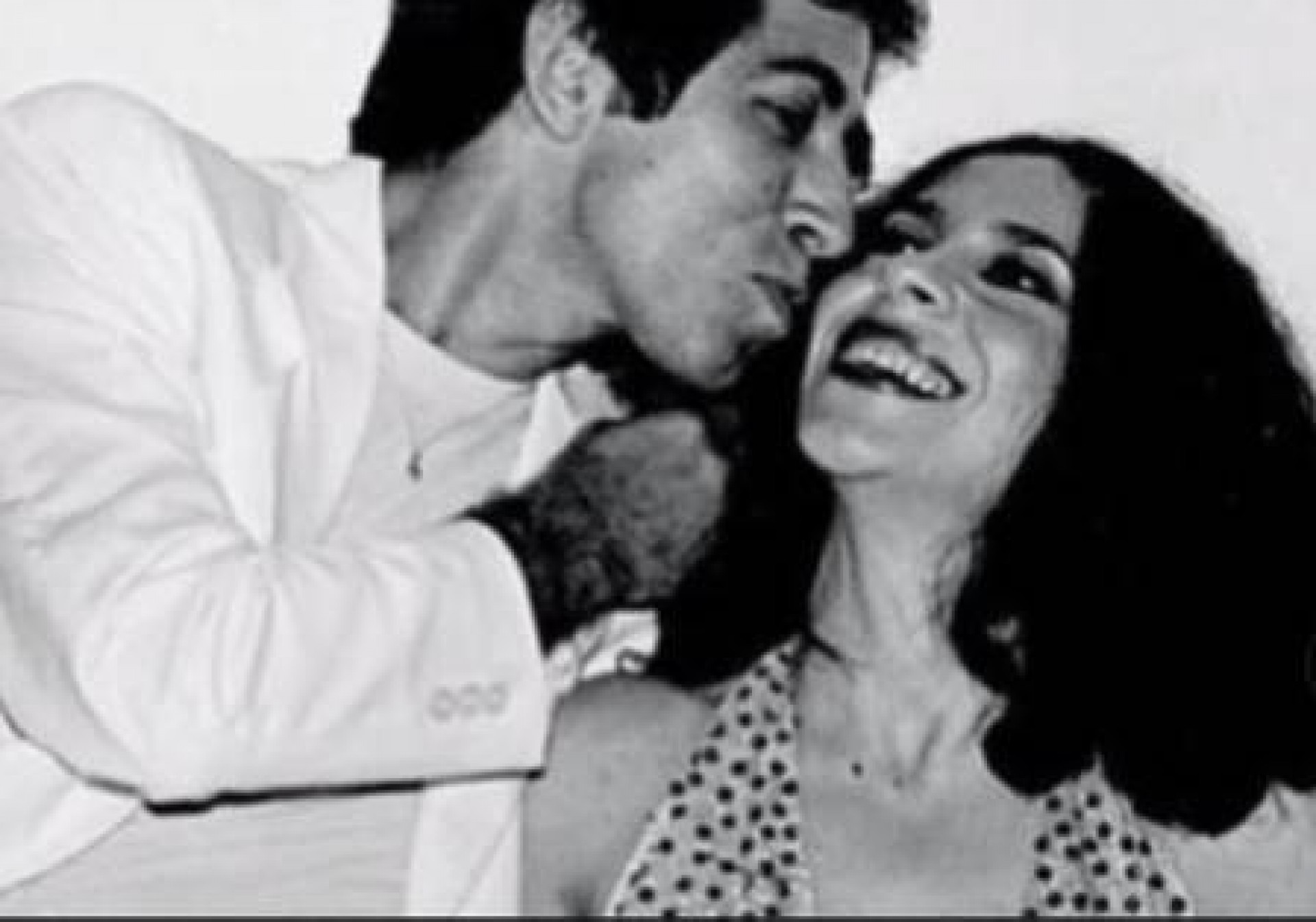 Paulo Lima &eacute; ex-empres&aacute;rio de Gal Costa. Ele e mais amigos da cantora questionam motivo do corpo da artista ter sido sepultado em S&atilde;o Paulo e n&atilde;o no Rio de Janeiro, onde tamb&eacute;m est&aacute; sua m&atilde;e - Reprodu&ccedil;&atilde;o Internet