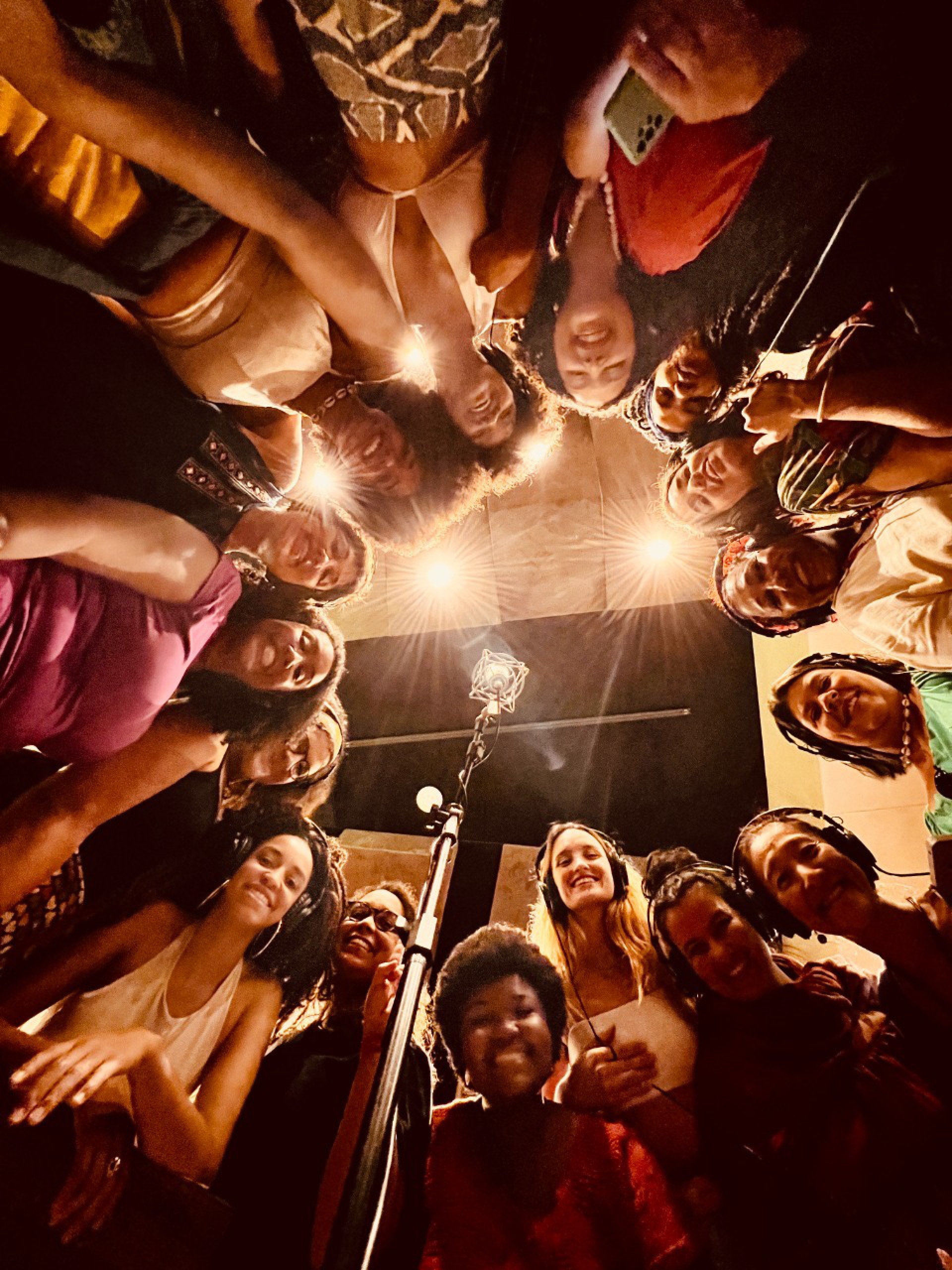 Residência MARES, voltada para a promoção da diversidade de gênero e raça no mercado da música, apresenta show com composições autorais de 24 artistas no Teatro Rival Refit - Divulgação