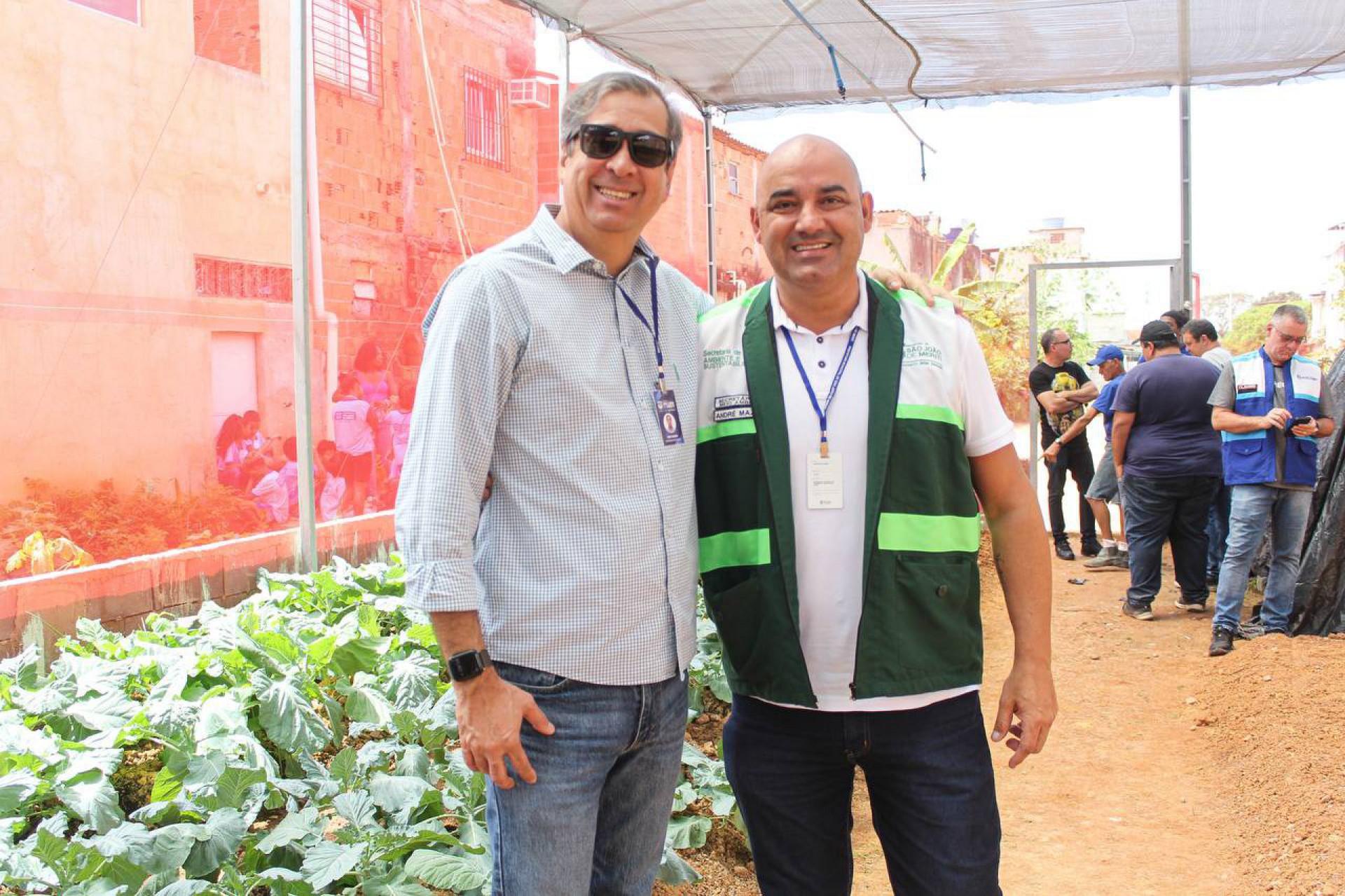   Da esquerda para a direita: Jos&eacute; Carlos, secret&aacute;rio de Educa&ccedil;&atilde;o e Andr&eacute; Mazzoni, secret&aacute;rio de Ambiente e Sustentabilidade - Divulga&ccedil;&atilde;o