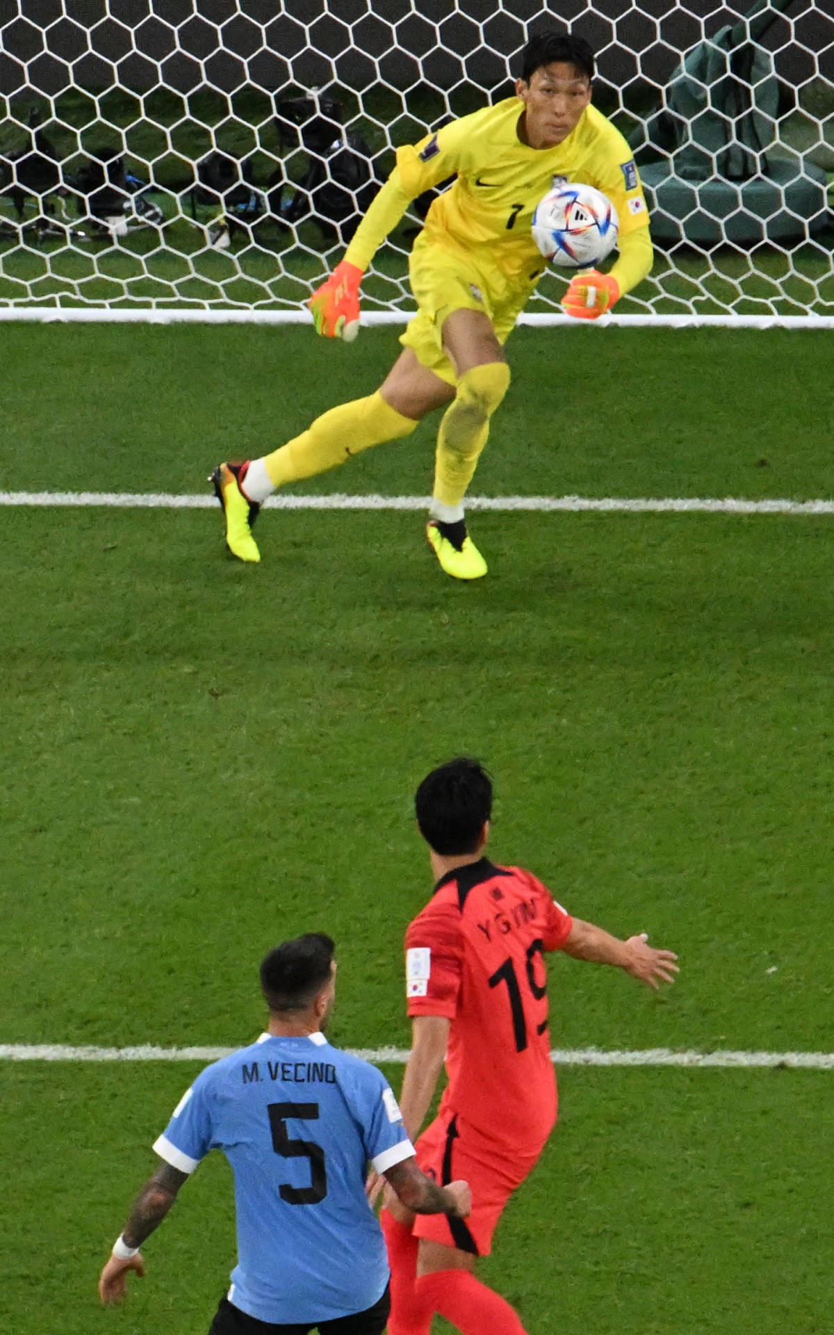 Uruguai e Coreia do Sul fizeram um jogo muito fraco tecnicamente pelo Grupo E da Copa do Mundo