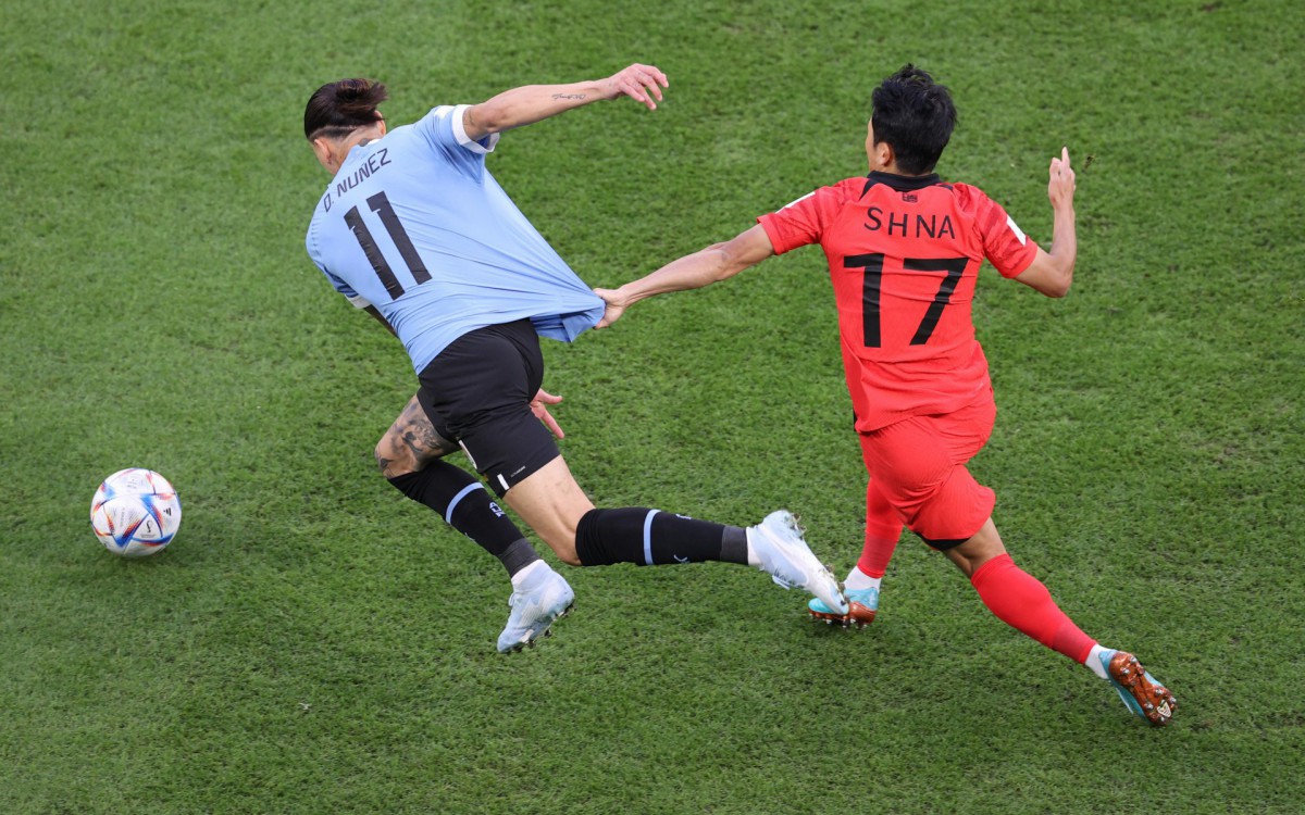 Uruguai e Coreia do Sul fizeram um jogo muito fraco tecnicamente pelo Grupo E da Copa do Mundo