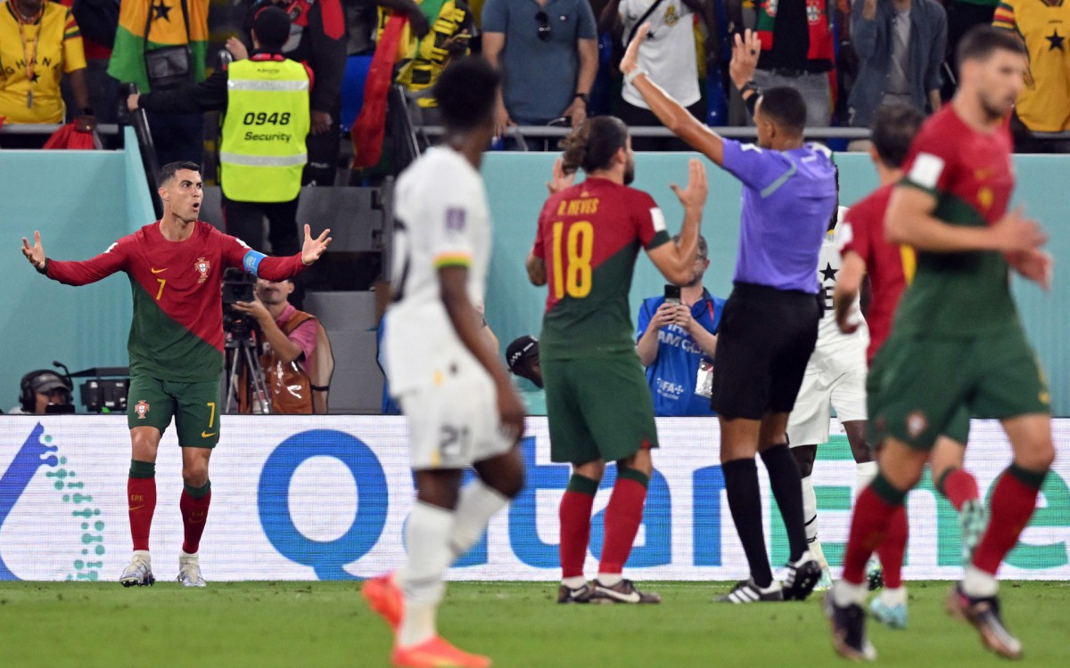 Cristiano Ronaldo chegou a marcar no primeiro tempo, mas o lance foi anulado