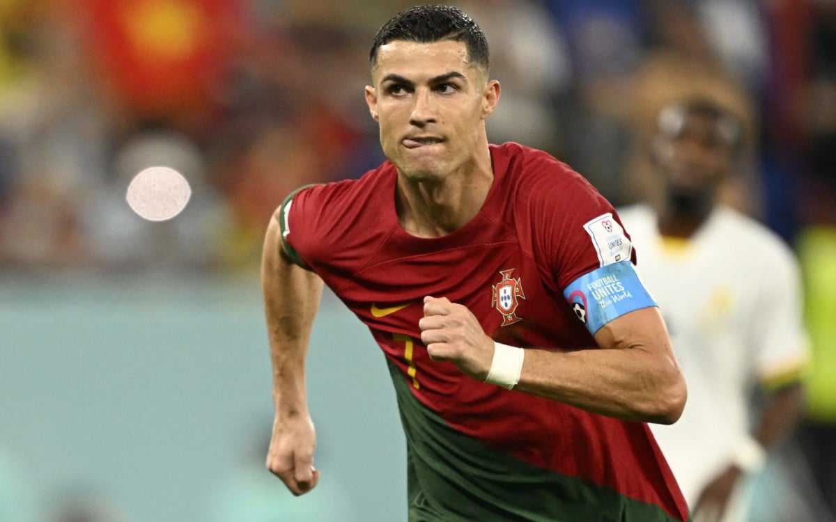 Cristiano Ronaldo se isola como recordista de jogos por seleções nacionais, futebol internacional