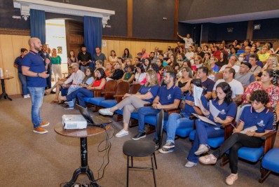 Prefeito Vinicius Claussen se reúne com expositores para alinhar as ações a fim de agilizar as obras na Feirarte