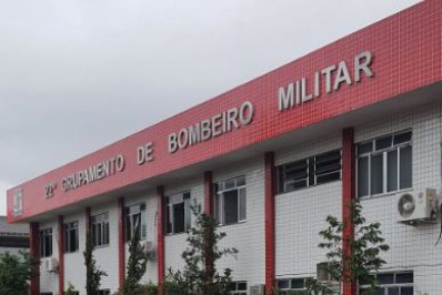 Homem fica ferido em acidente envolvendo caminhão em viaduto de Volta Redonda