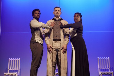 Carmo Dalla Vecchia, Dani Ornellas e David Júnior estrelam peça sobre escravidão