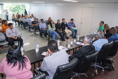 Após reunião com prefeitura e Procon, Enel apresentará readequação de atendimento em 15 dias