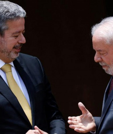 Presidente eleito Luiz Inácio Lula da Silva (PT) e o presidente da Câmara Arthur Lira (PP)