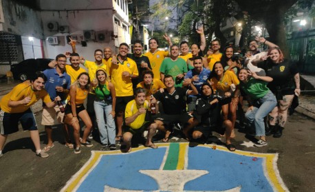 Após susto, Tite tranquiliza a torcida: 'O Neymar vai jogar a Copa