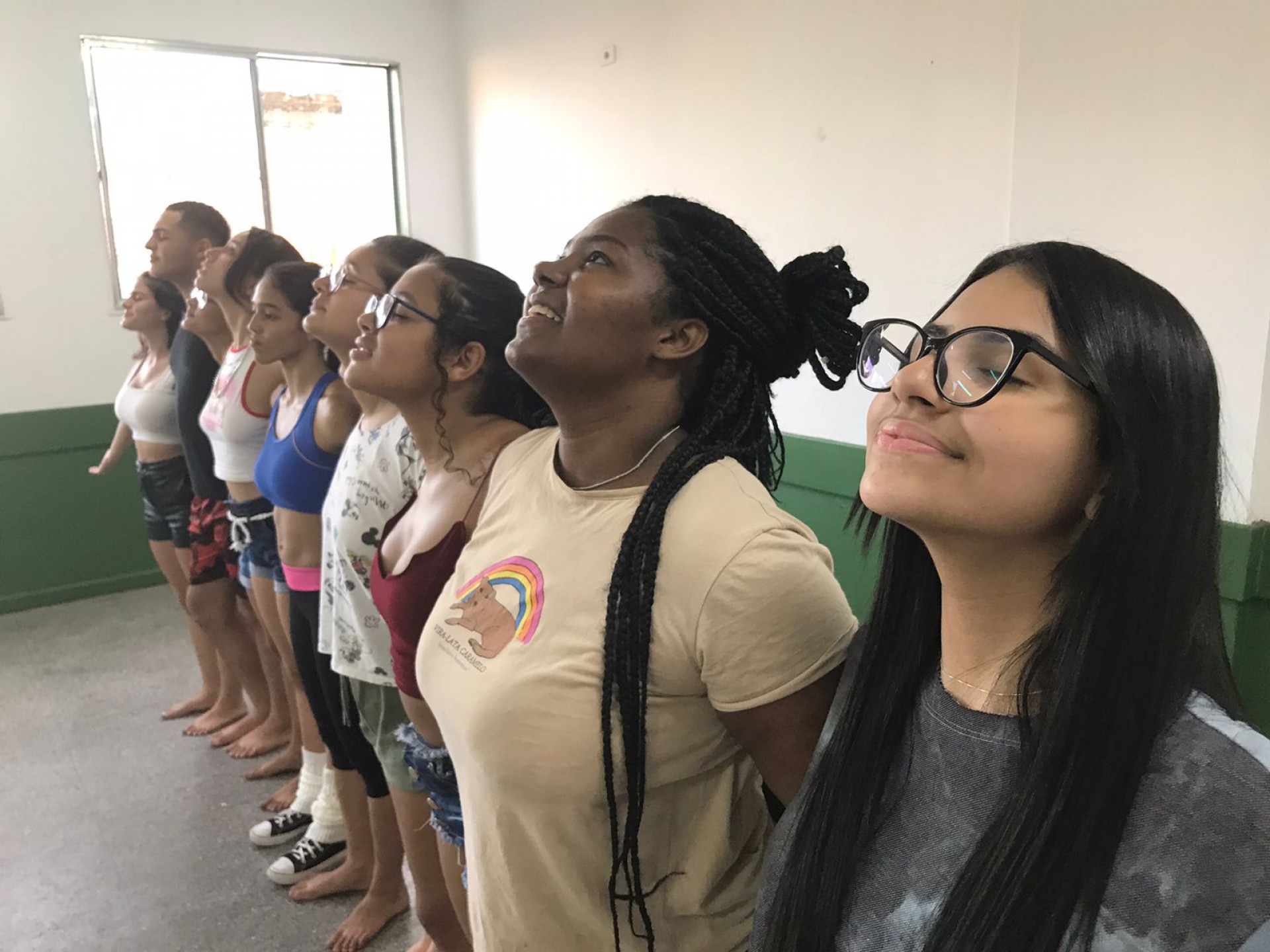 Os alunos de canto coral com a professora M&ocirc;nica Maia v&atilde;o soltar a voz - Divulga&ccedil;&atilde;o