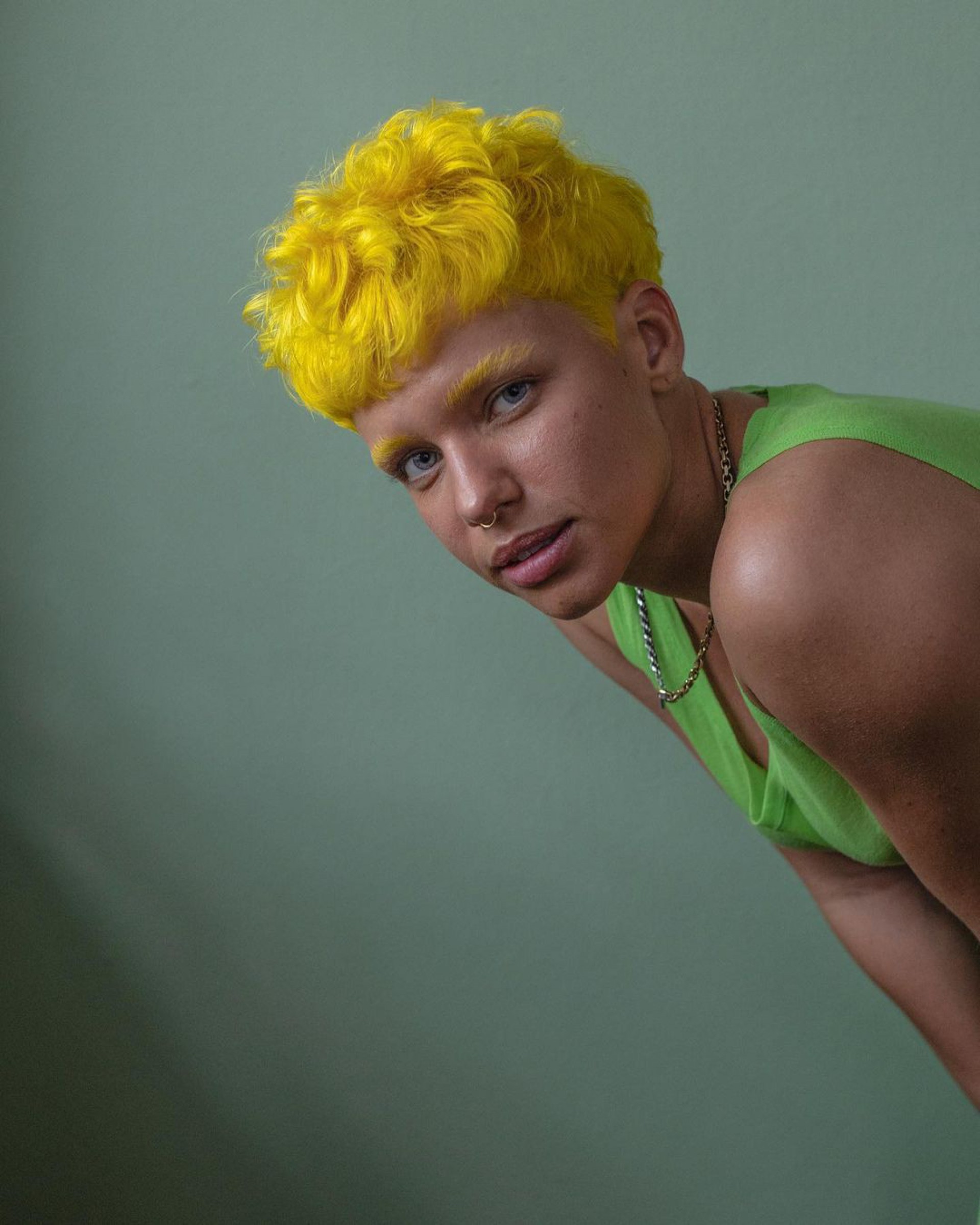 Bruna Linzmeyer pinta cabelo e sobrancelhas de amarelo para torcer pelo Brasil em estreia na Copa do Mundo - Reprodução/Instagram