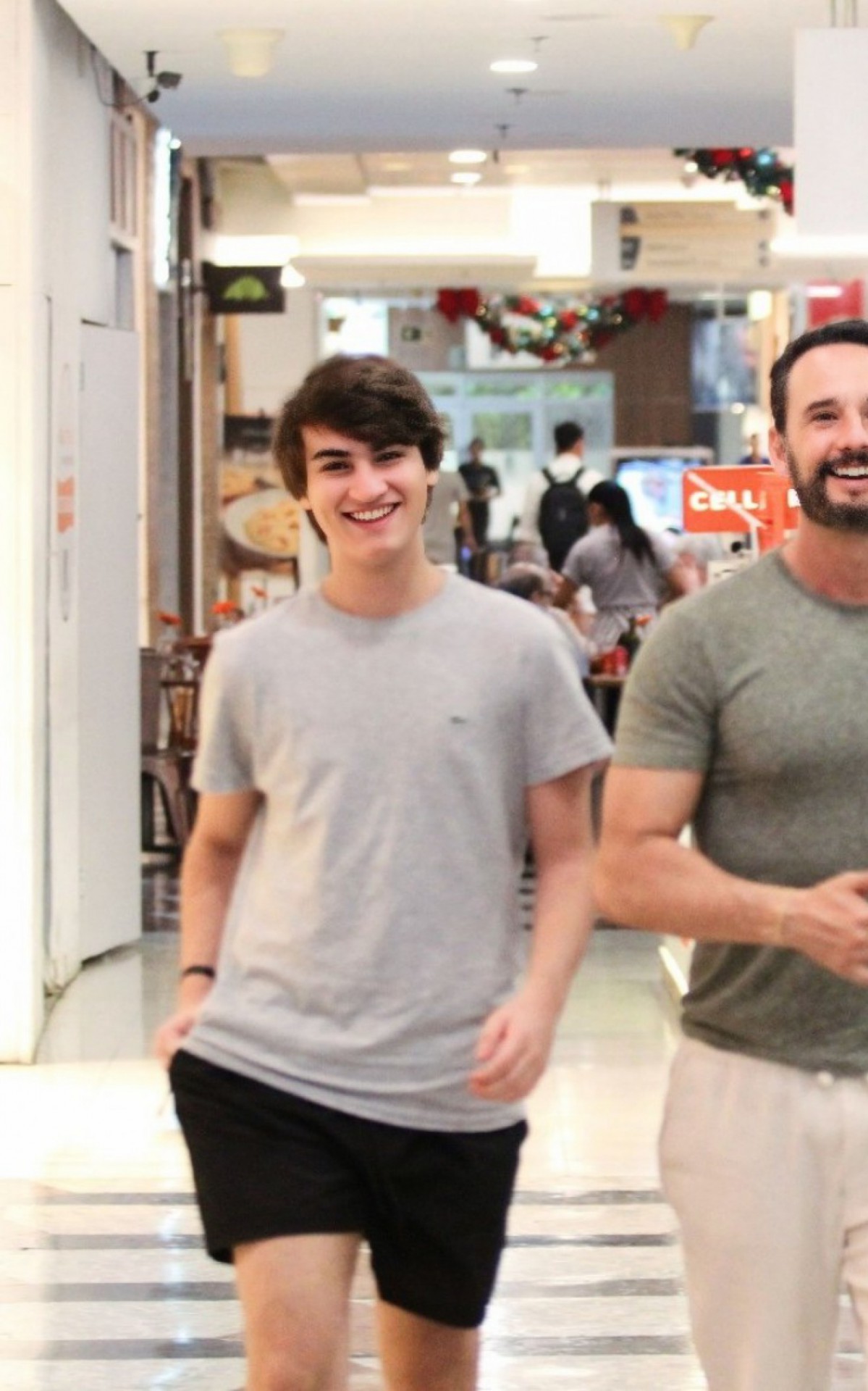 Rodrigo Santoro com o sobrinho Frederico Ant&ocirc;nio