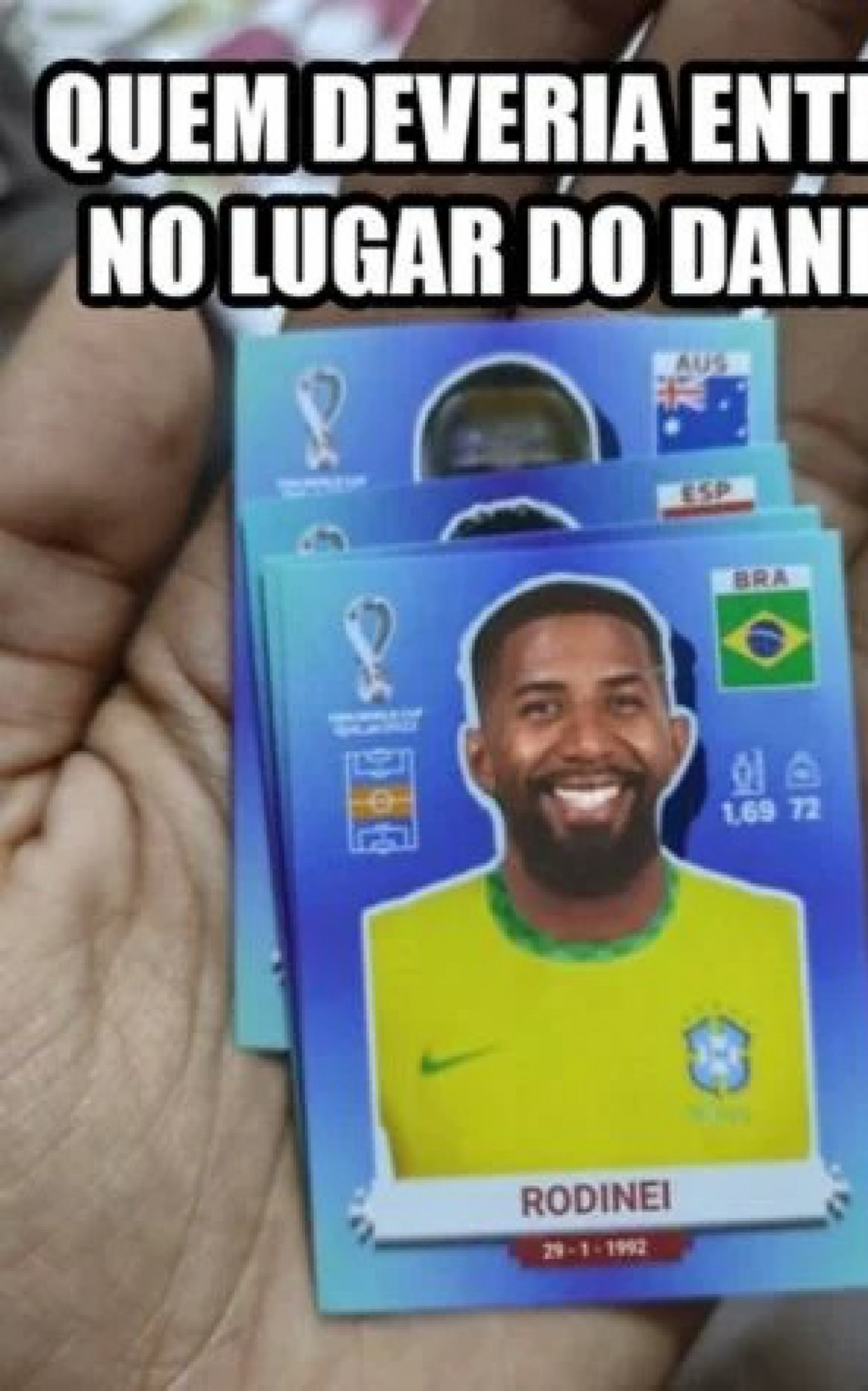 Possível entrada de Dani Alves no lugar de Danilo vira piada na 