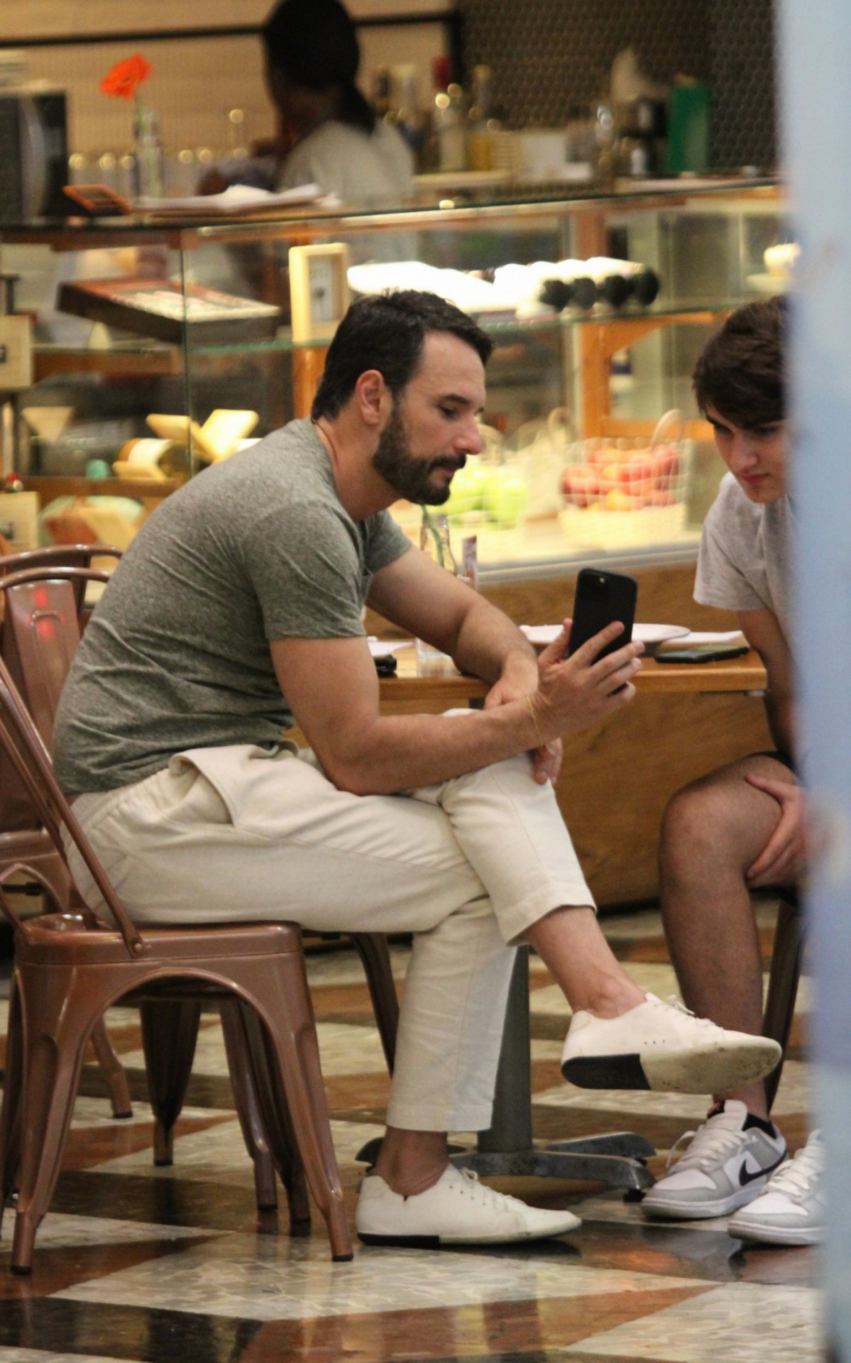 Rodrigo Santoro com o sobrinho Frederico Ant&ocirc;nio