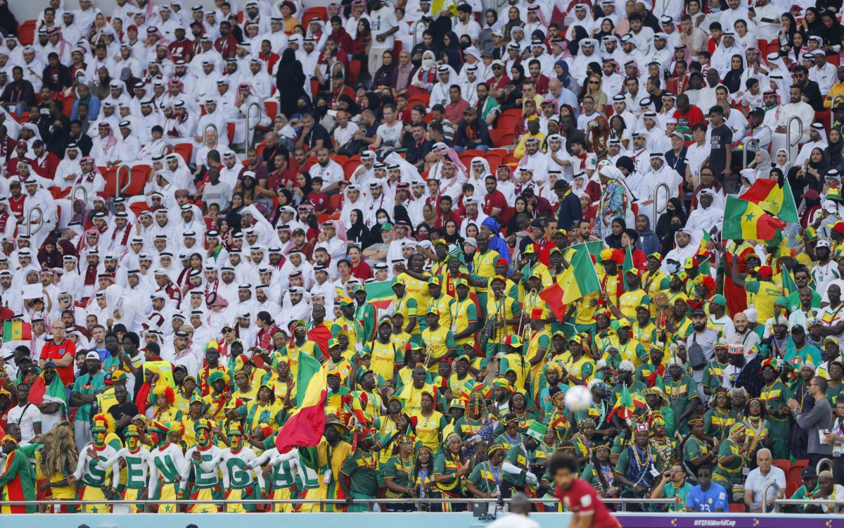 Torcidas do Catar e Senegal juntas 